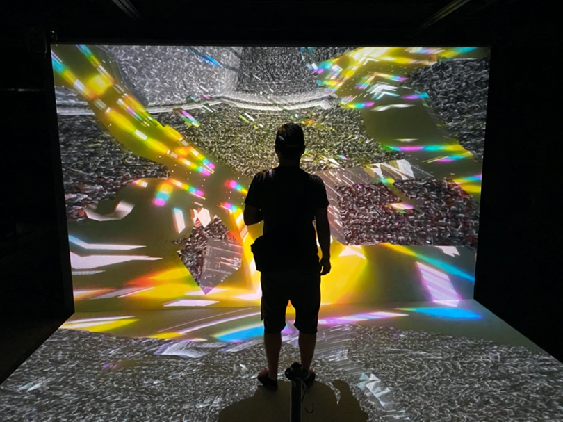 Vœrtex, interactive installation, semi-CAVE, 360° stereoscopic digital animation, 3D glasses, head tracking
